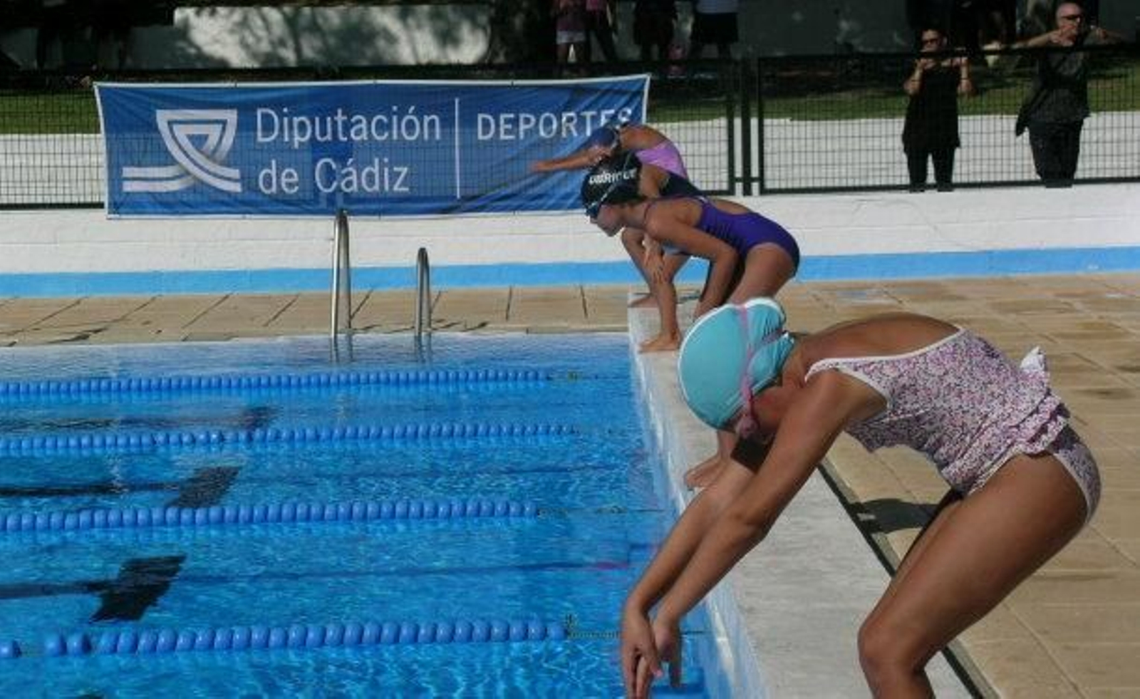 Ubrique, Arcos y El Bosque logran los premios por equipos en el programa de Natación Estival