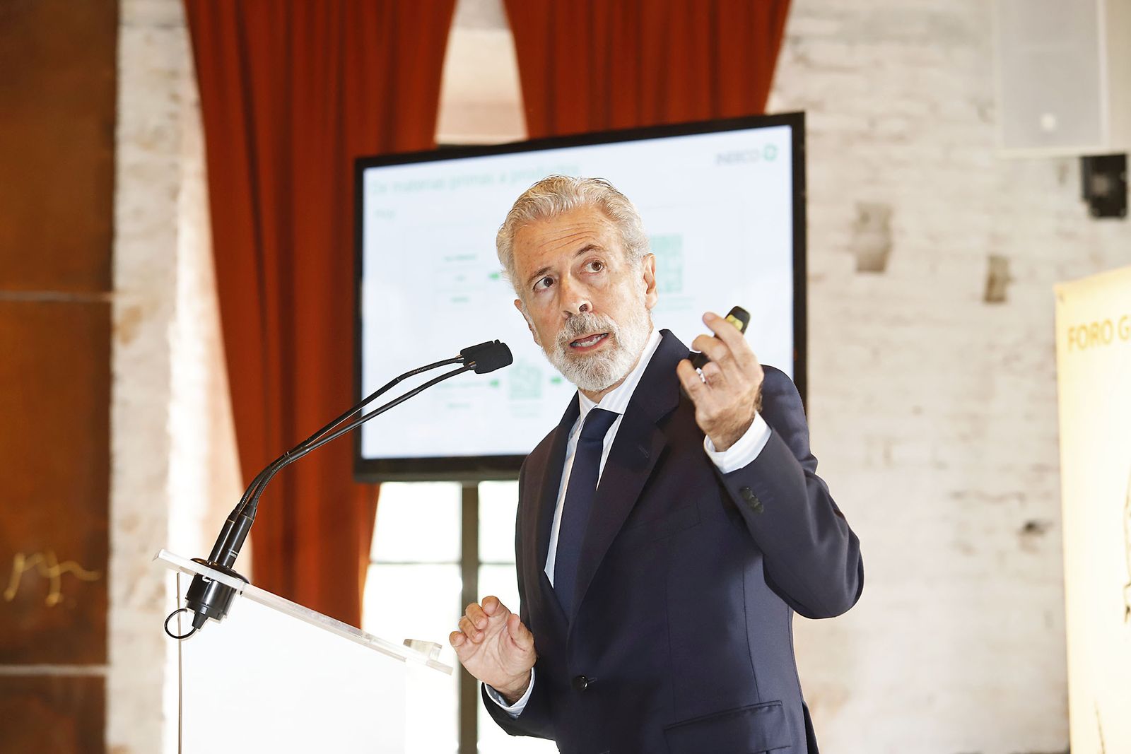 Imágenes del Foro Gerardo Rojas de Huelva Información