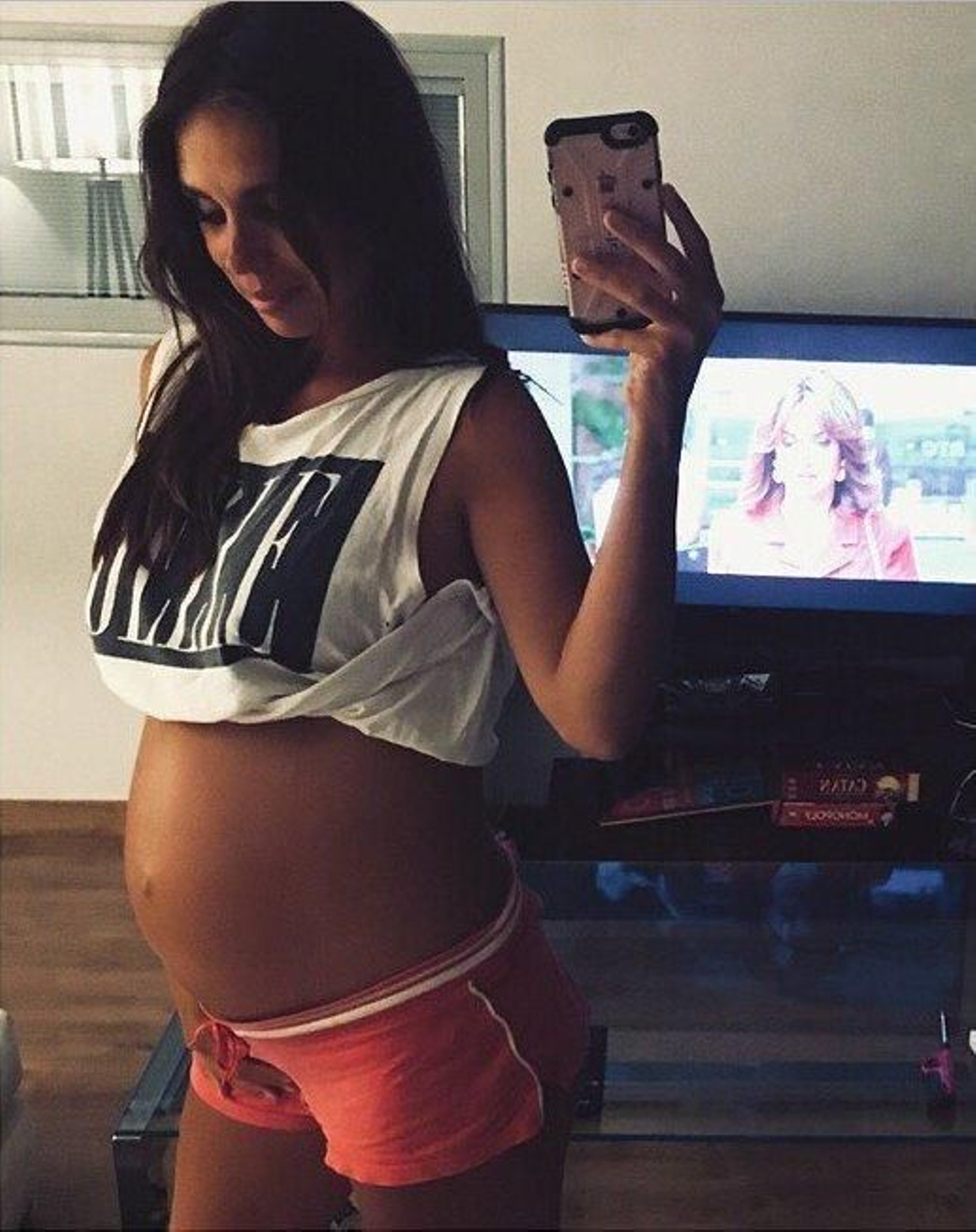 Elena Furiase presume de barriga en su Instagram.