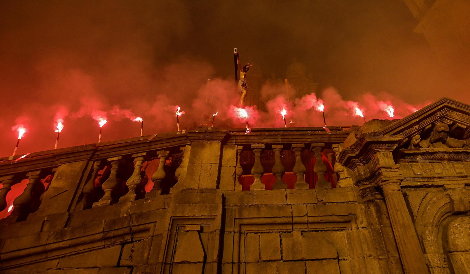 Espectacular recogida de la hermandad de La Viga en la catedral