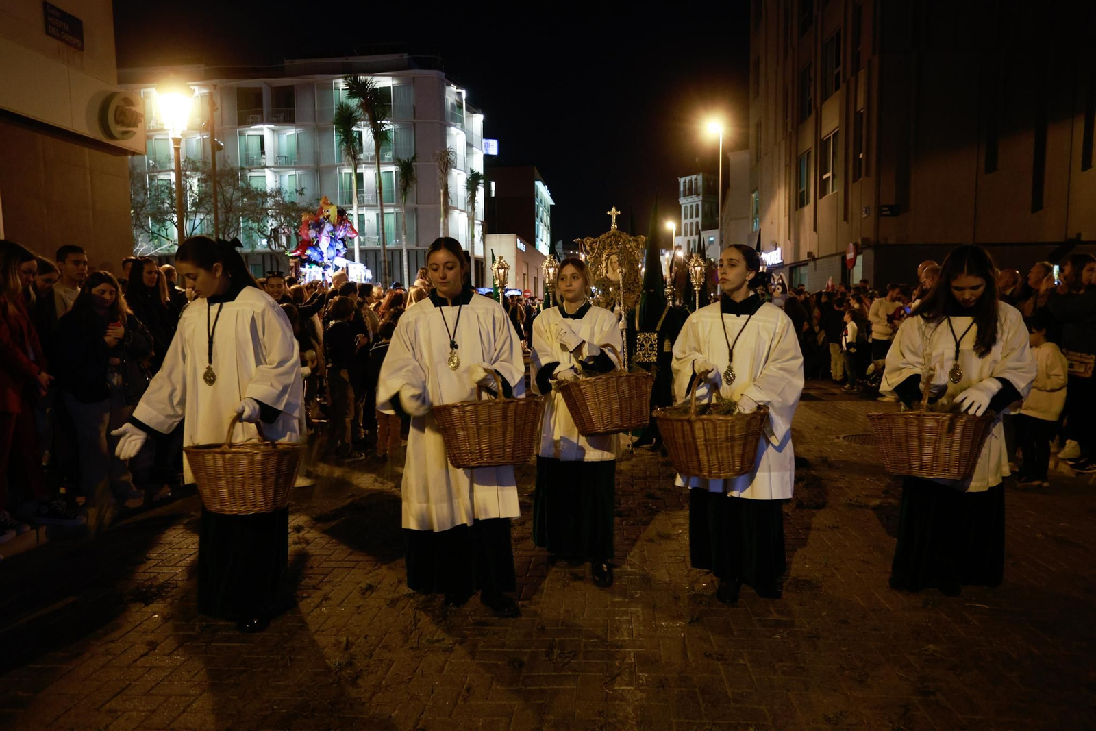 La Esperanza en la noche del Jueves Santo de Málaga, en imágenes