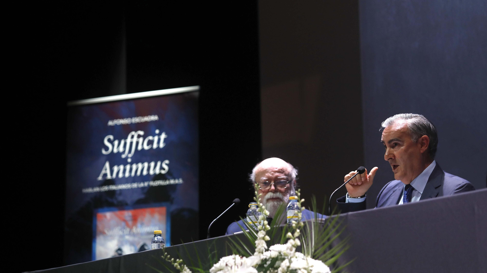 Presentación del libro de Alfonso Escuadra "Sufficit Animus" en el Teatro de La Velada de La Línea