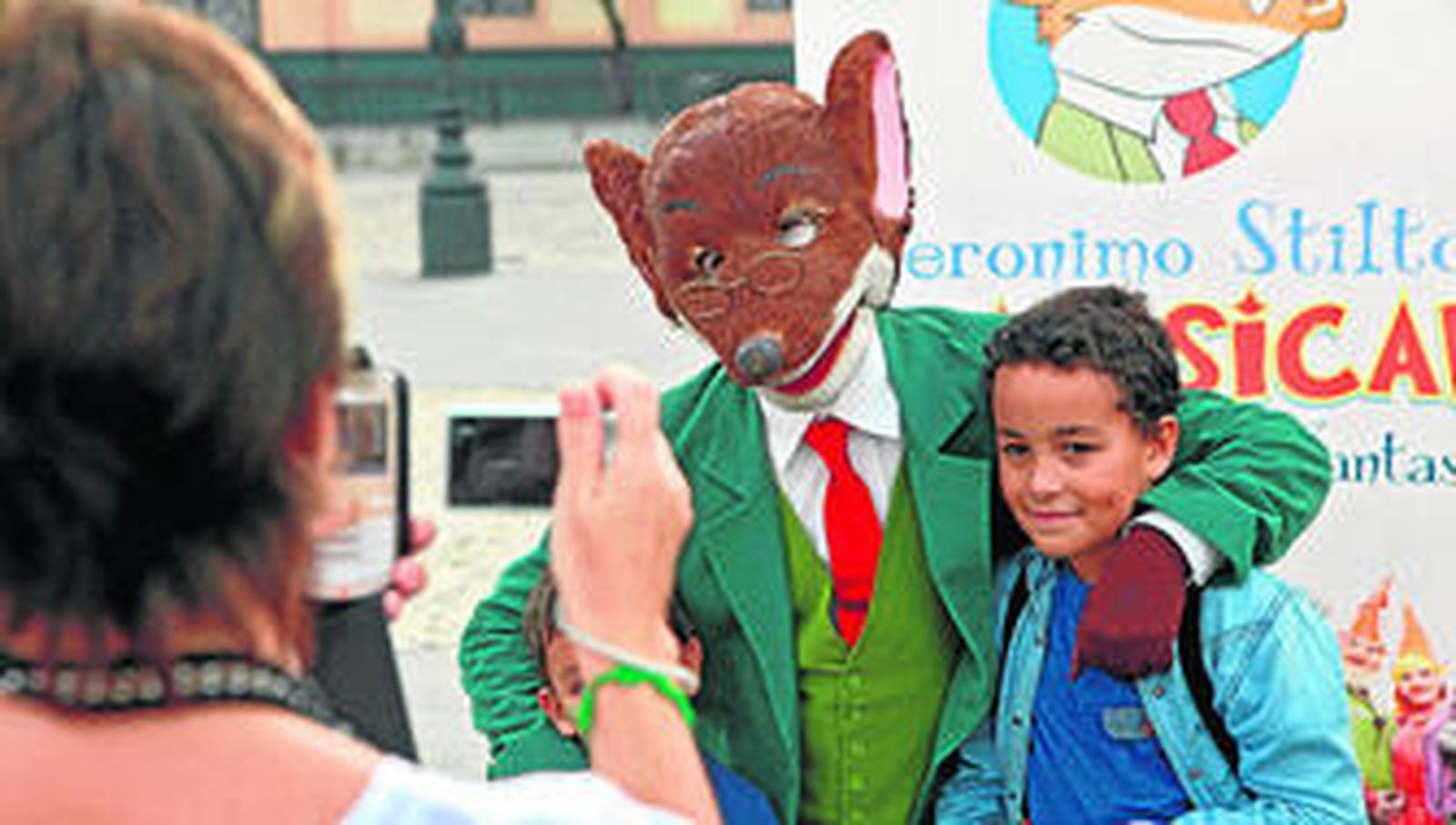 Padres y niños disfrutaron del encuentro con el personaje de Elisabetta Dami.