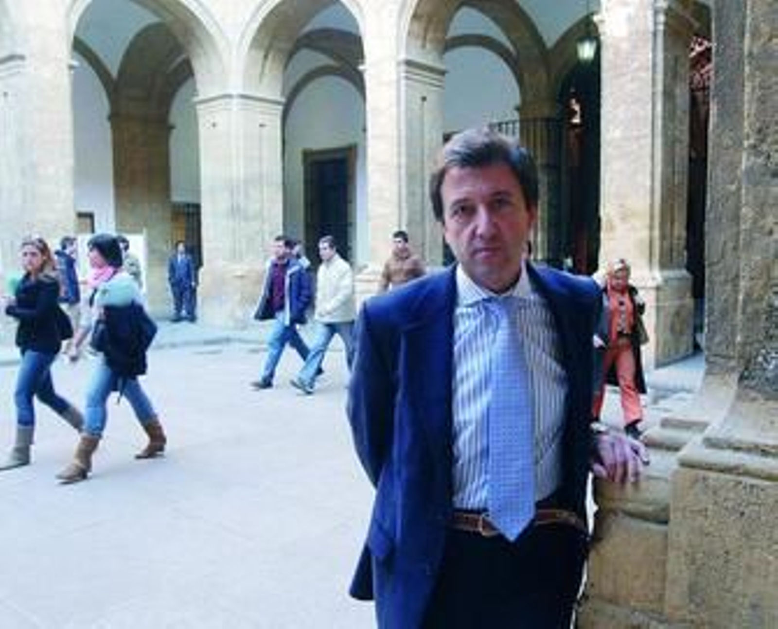 Ignacio Ugalde, Defensor Universitario de la Hispalense.