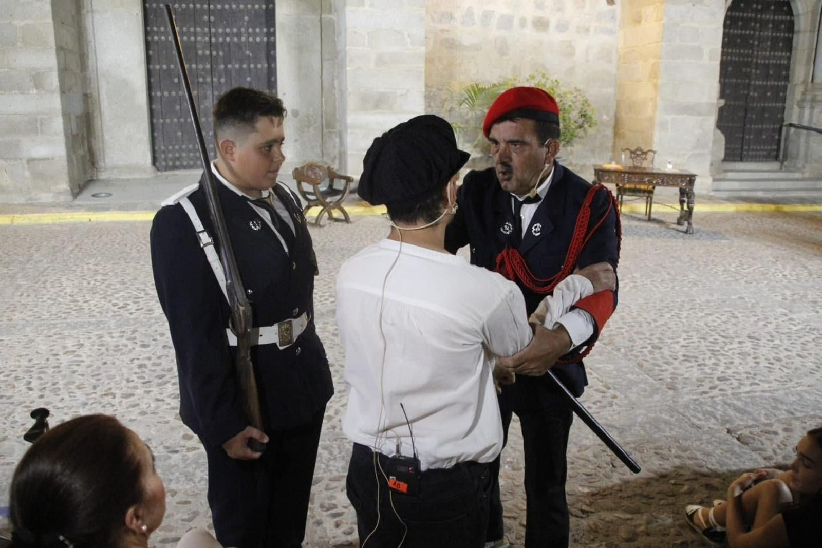 El estreno de 'Mil hombres. El Condesito' en Hinojosa del Duque, en imágenes