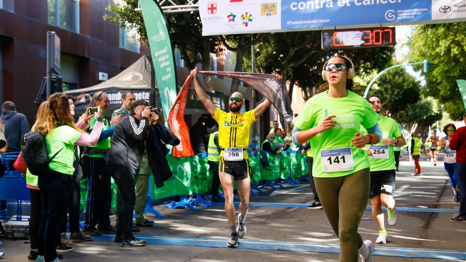 Prueba deportiva por la Avenida Federico García Lorca.