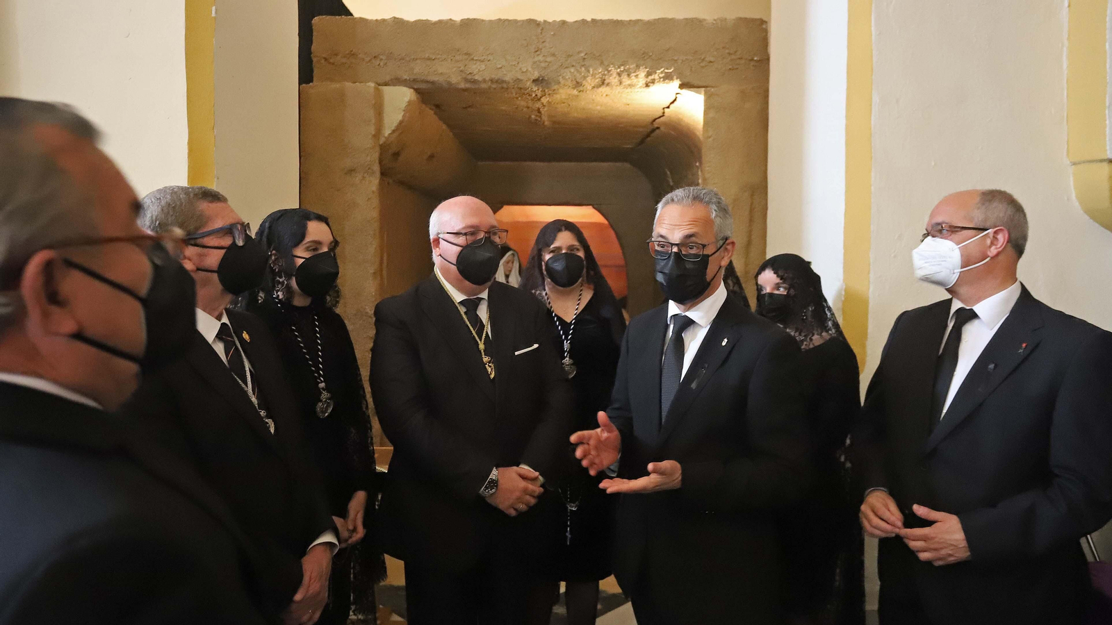 Fotos del Viernes Santo en Algeciras: Mortaja, Misericordia y Santo Entierro
