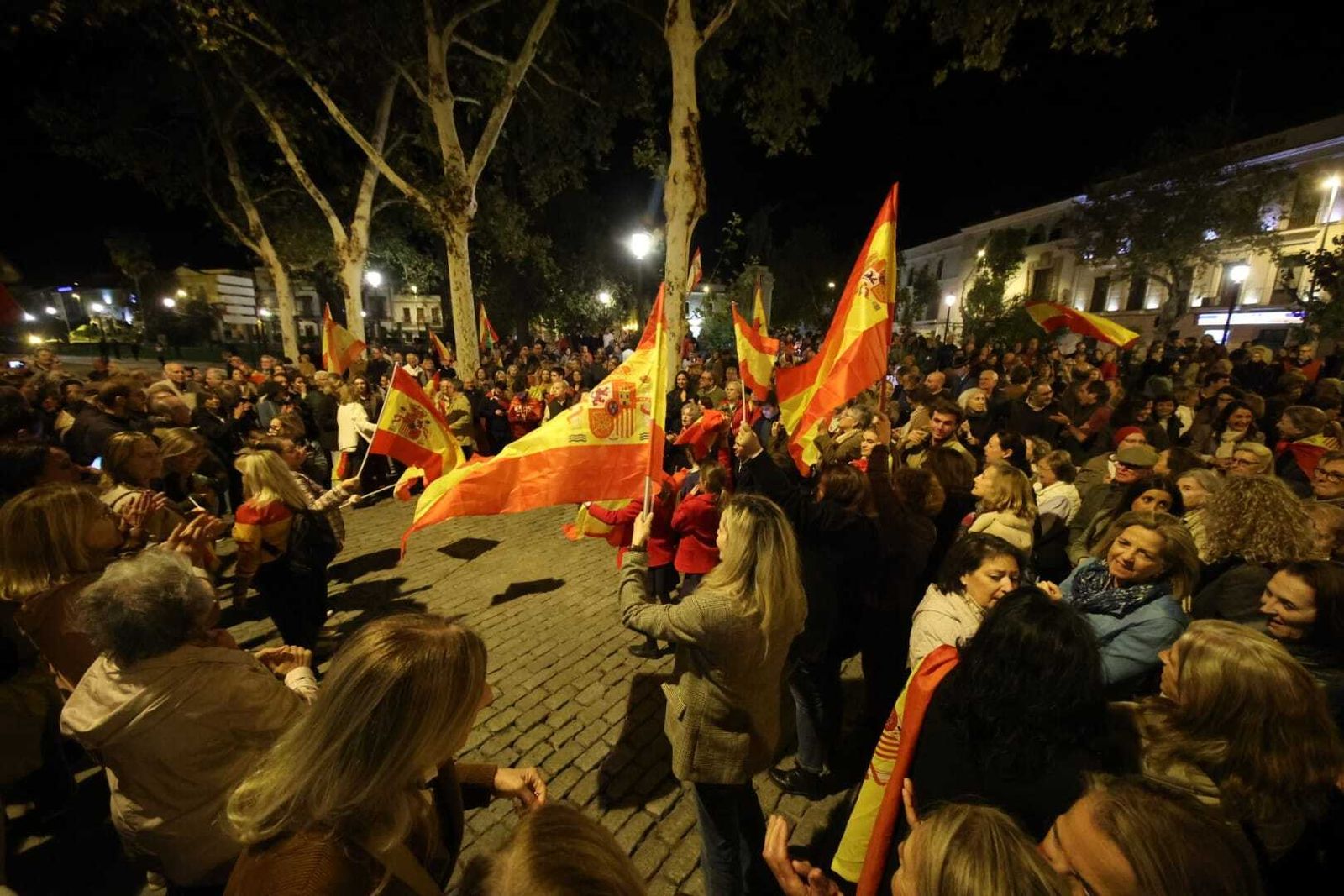Concentración ante la sede del PSOE en Jerez para protestar contra la amnistía