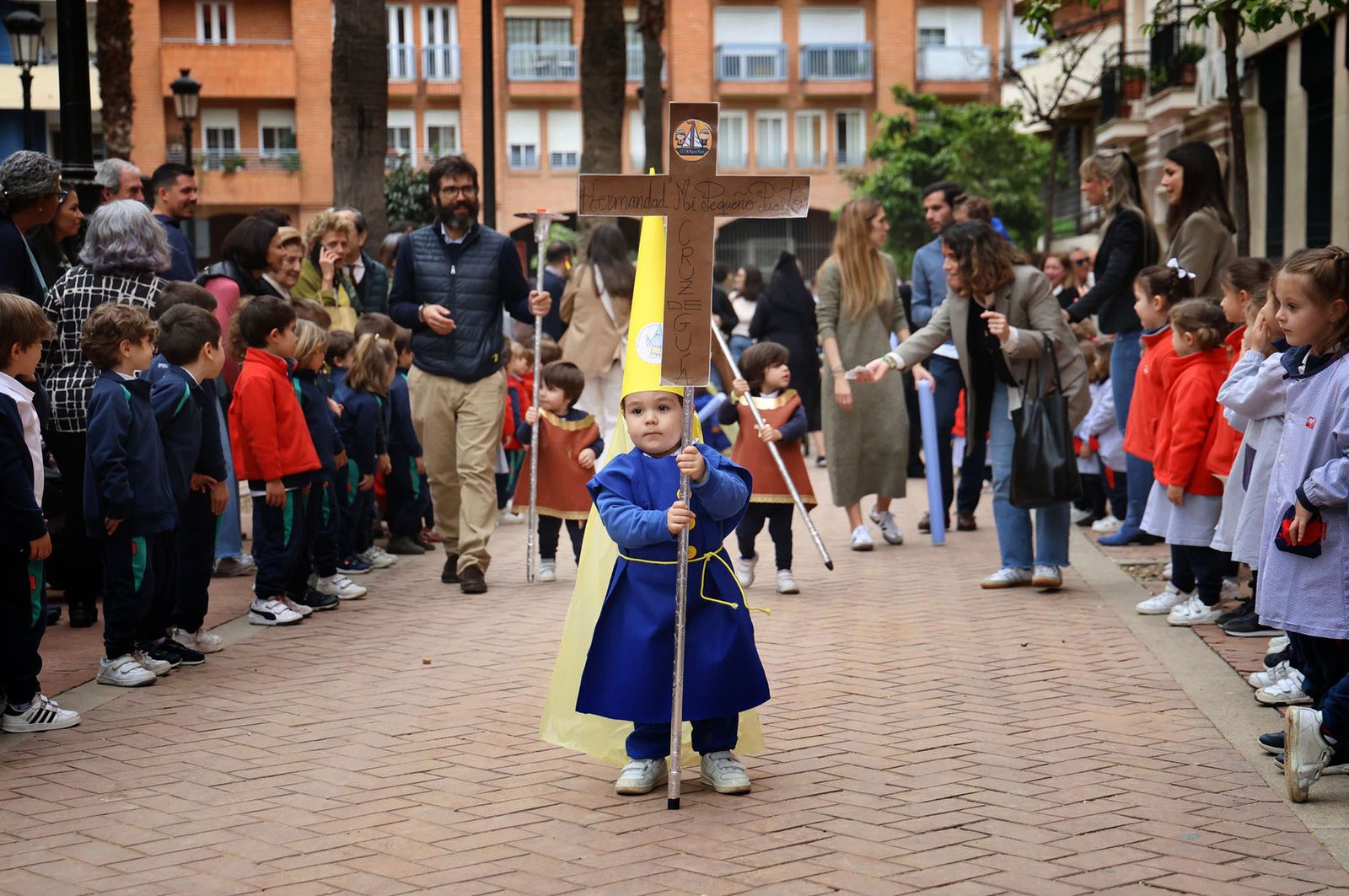 Imágenes de la procesión de la 'Escuela Infantil Mi Pequeño Puerto'