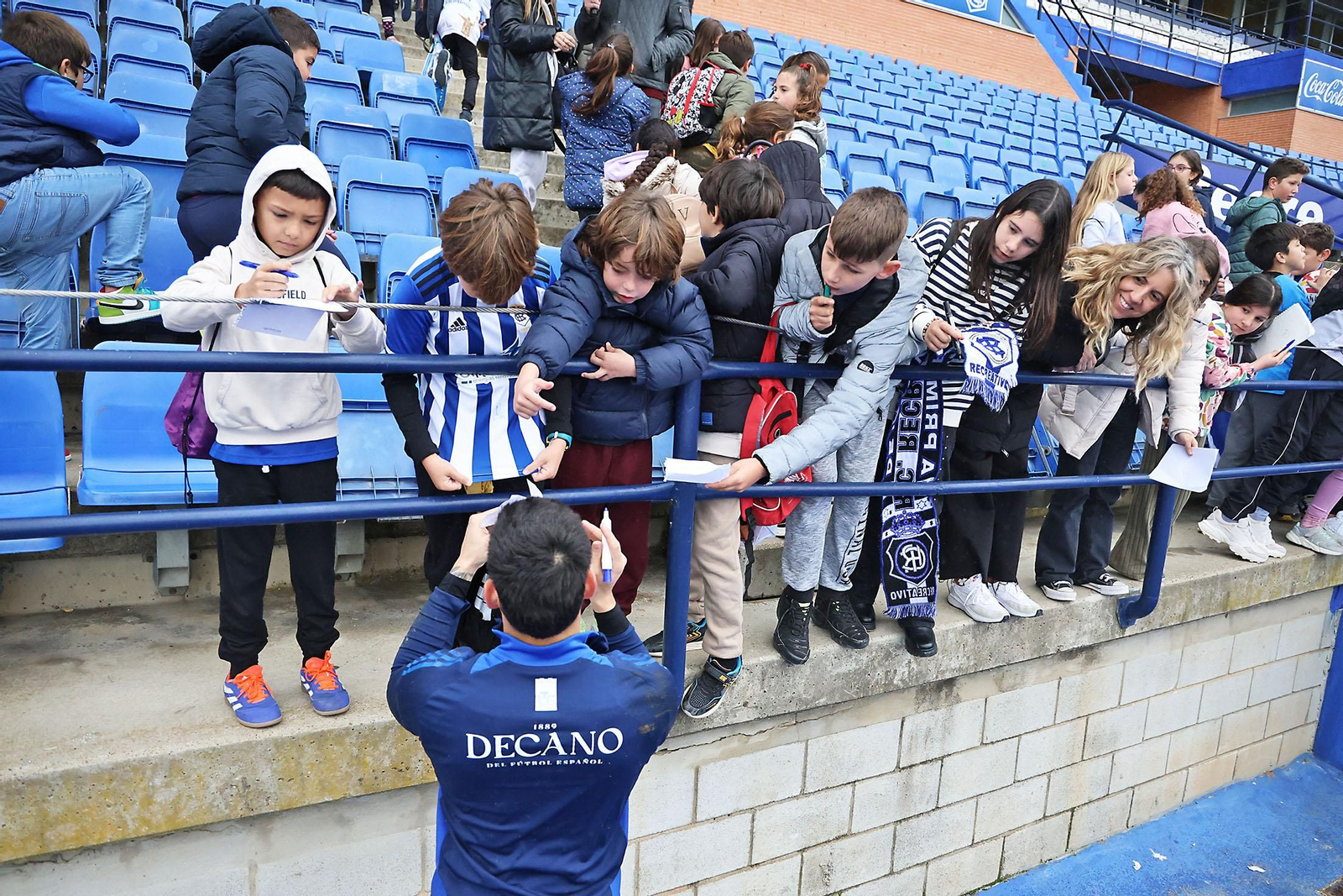 Imágenes de los mas pequeños en el entrenamiento del Recreativo de Huelva