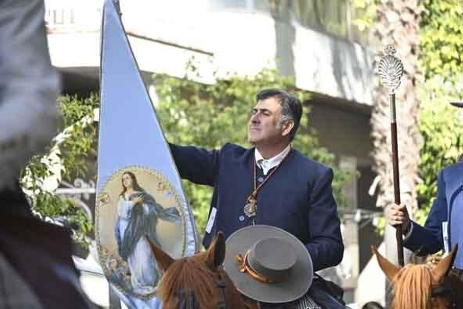 Las mejores imágenes de los peregrinos en la salida de Emigrantes