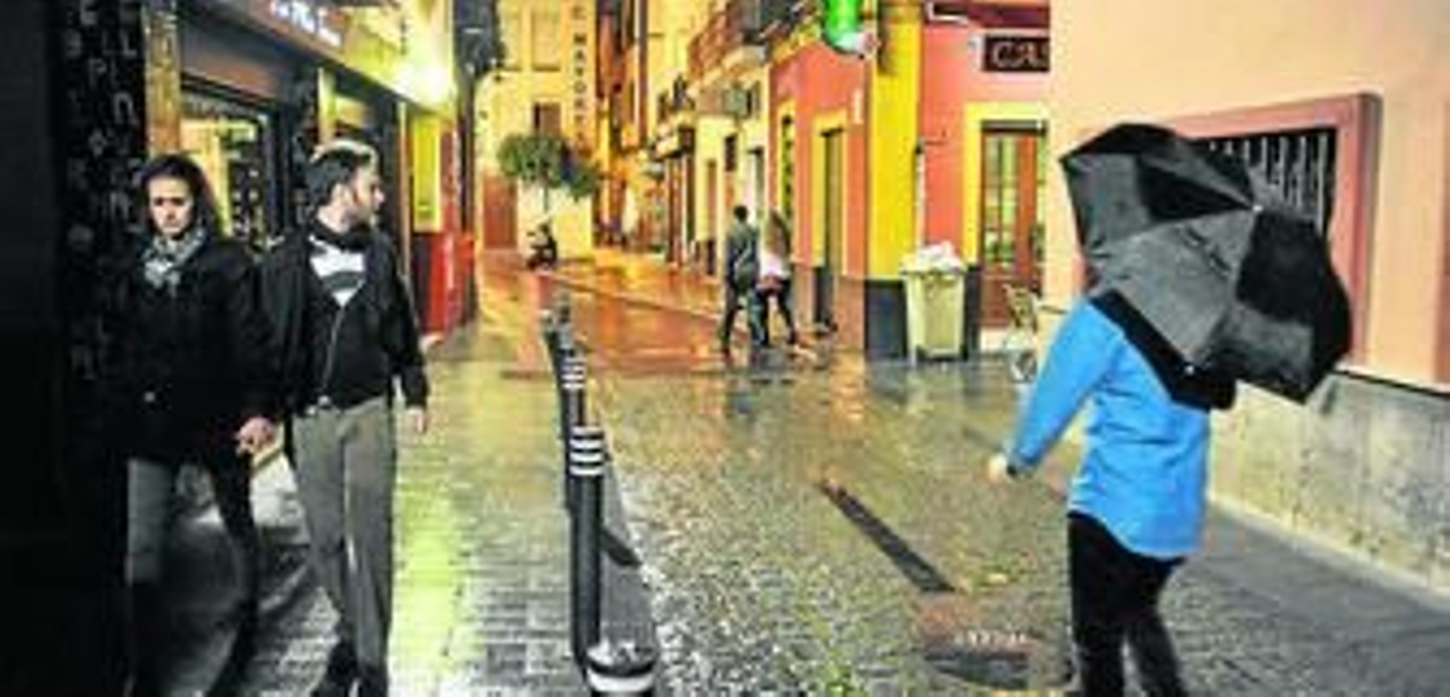 La calle Pérez Galdós, donde se concentra la movida de la Alfalfa.