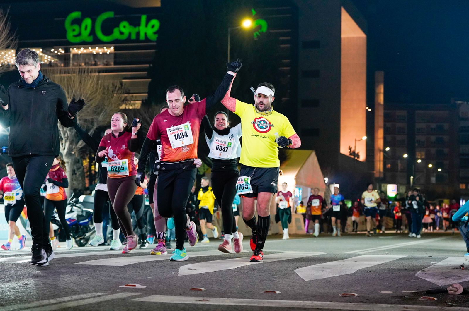 En imágenes: búscate en tu llegada a meta de la Carrera de San Antón 2026 (1)