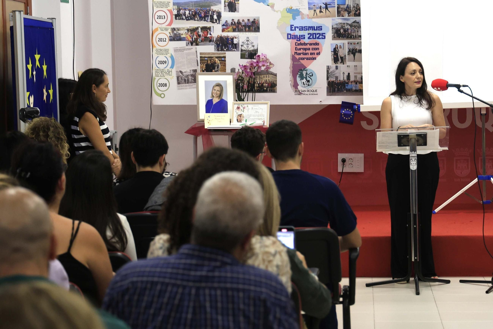 Las fotos del homenaje póstumo a Marian Díaz, directora de la Escuela Oficial de Idiomas de San Roque