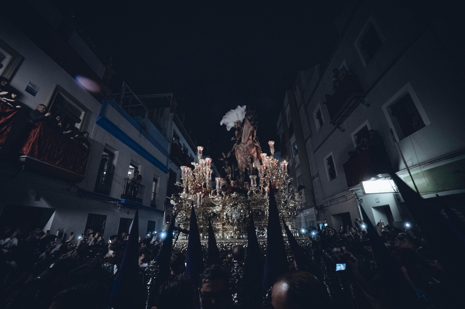 Las imágenes de la salida de la hermandad de la Esperanza de Triana