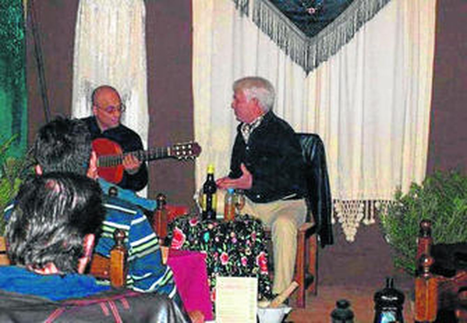 "Cada semana cambiamos 5 ó 6 tapas, todas caseras"