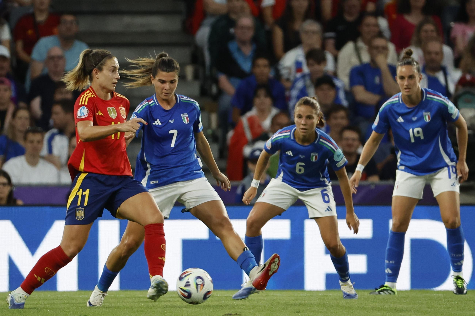 Las fotos del Italia - España de la Eurocopa femenina