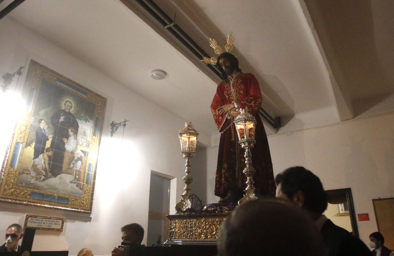 El Divino Salvador, durante su vía crucis por el colegio salesianos.
