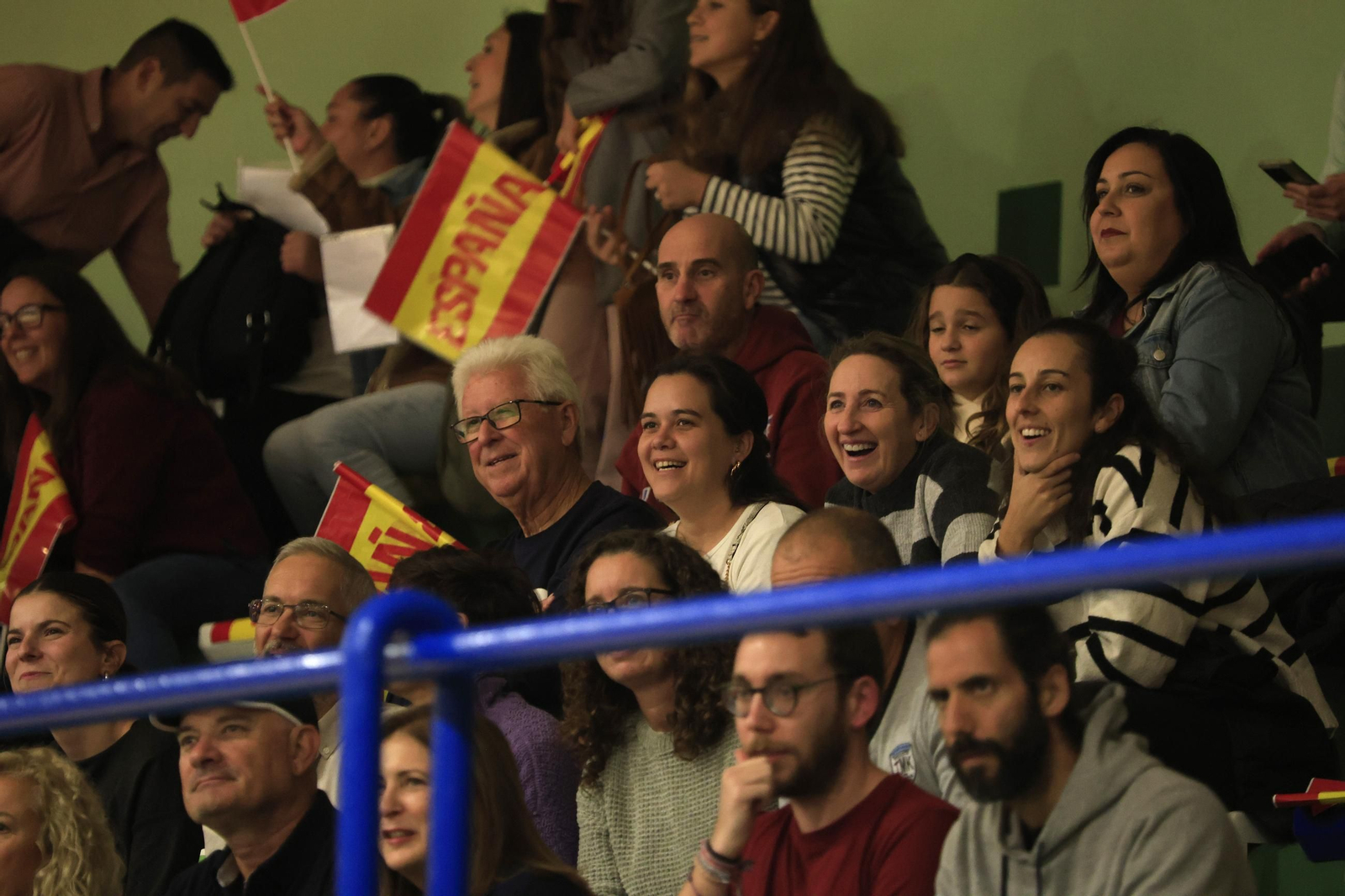 Fotos del partido y ambiente en el España-Italia del Torneo Internacional de Baloncesto Femenino en La Línea