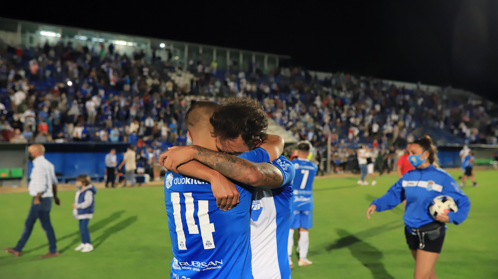 Imágenes de la semifinal por el ascenso entre el  Xerez CD - Puente Genil