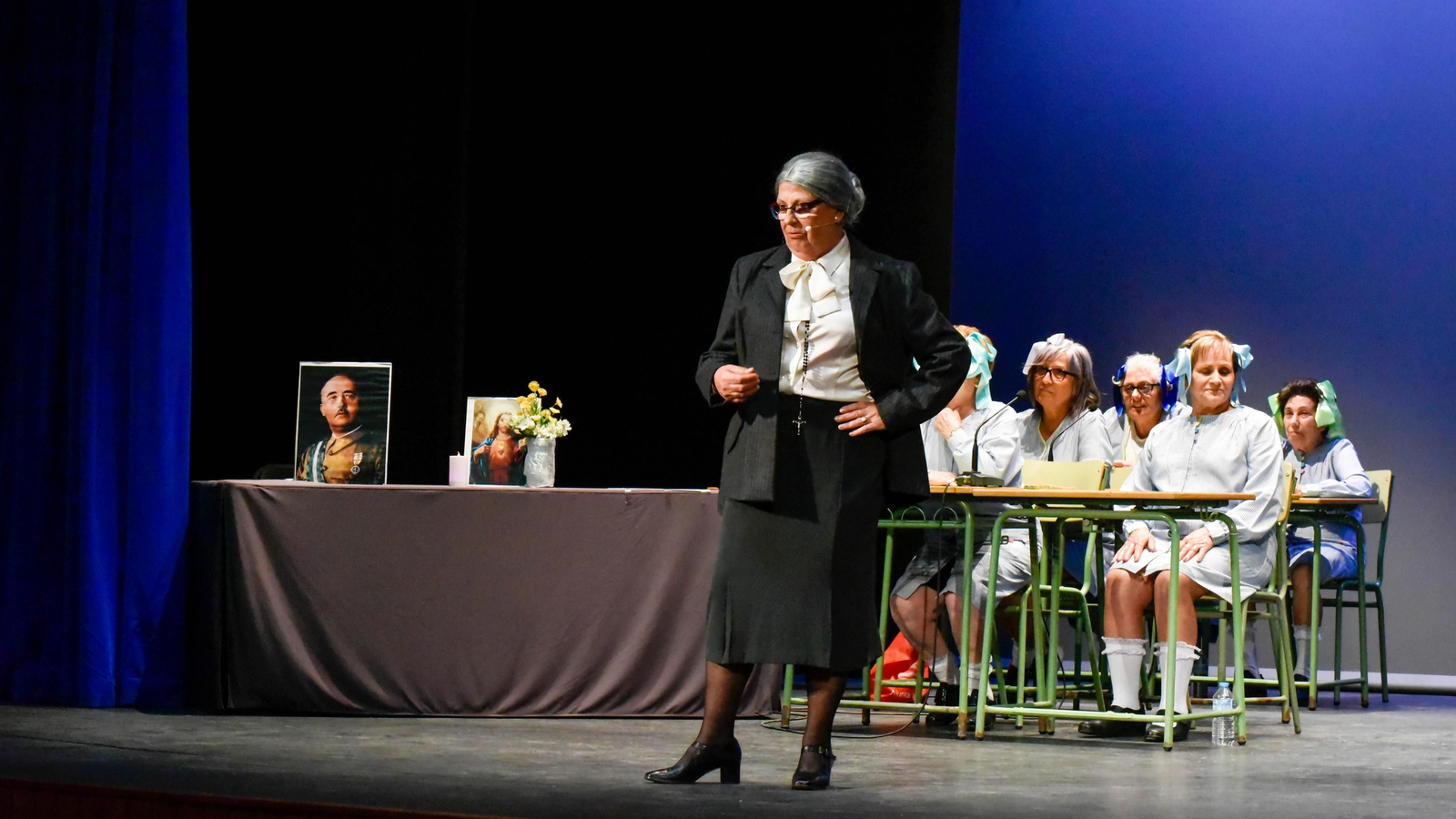 Las fotos de Generación EGB en La Línea a cargo de Las Chicas de Oro de Canonja