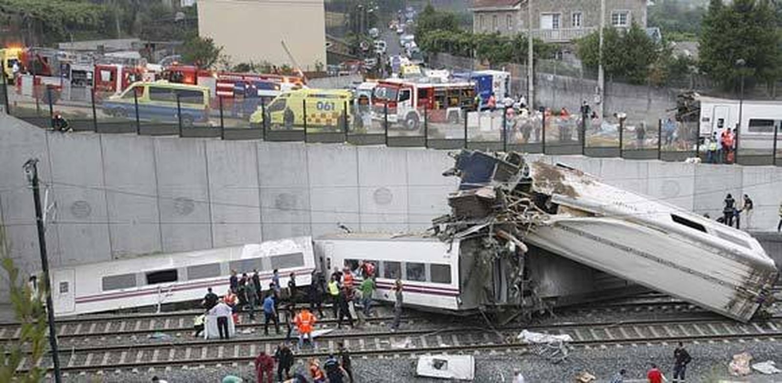 Santiago recuerda a las víctimas del accidente de Angrois en su aniversario