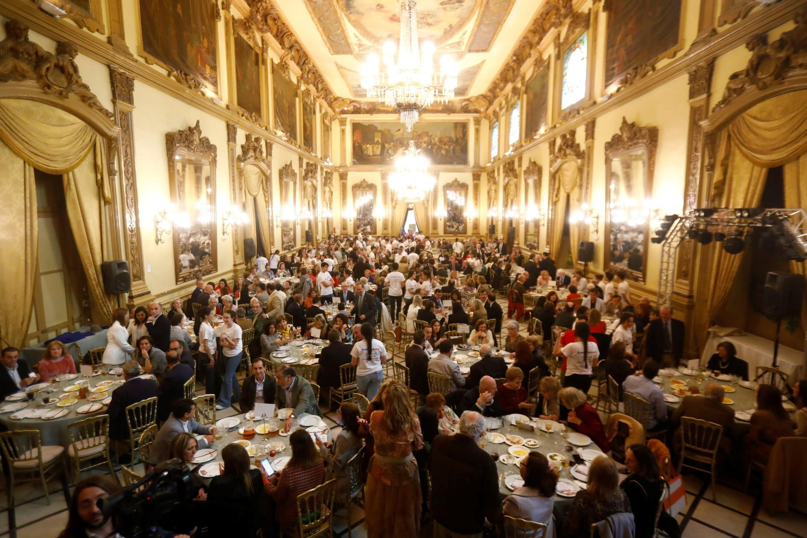 La comida benéfica de la Fundación Bangassou en Córdoba, en imágenes