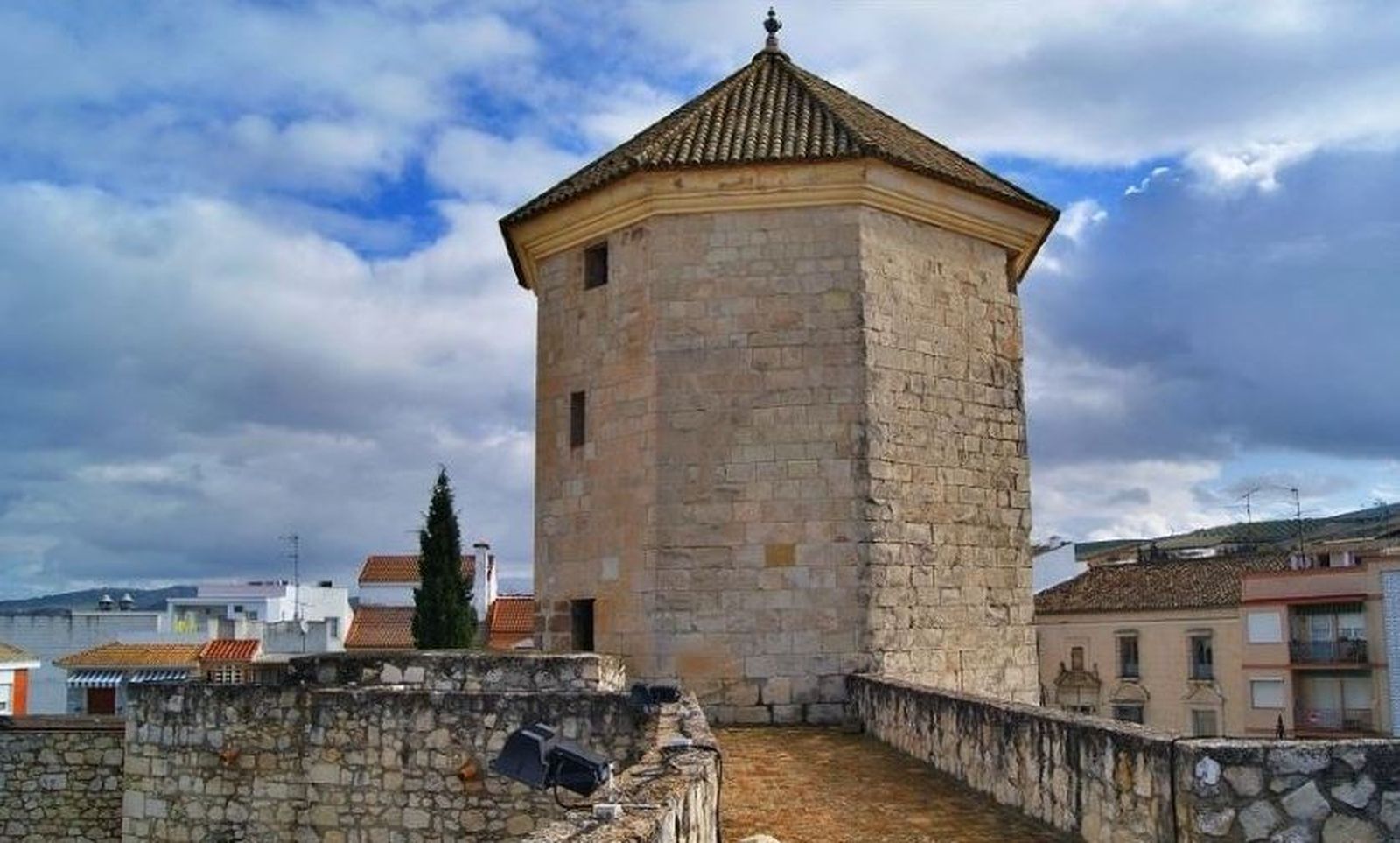 Torre de Boabdil del Castillo del Moral de Lucena.