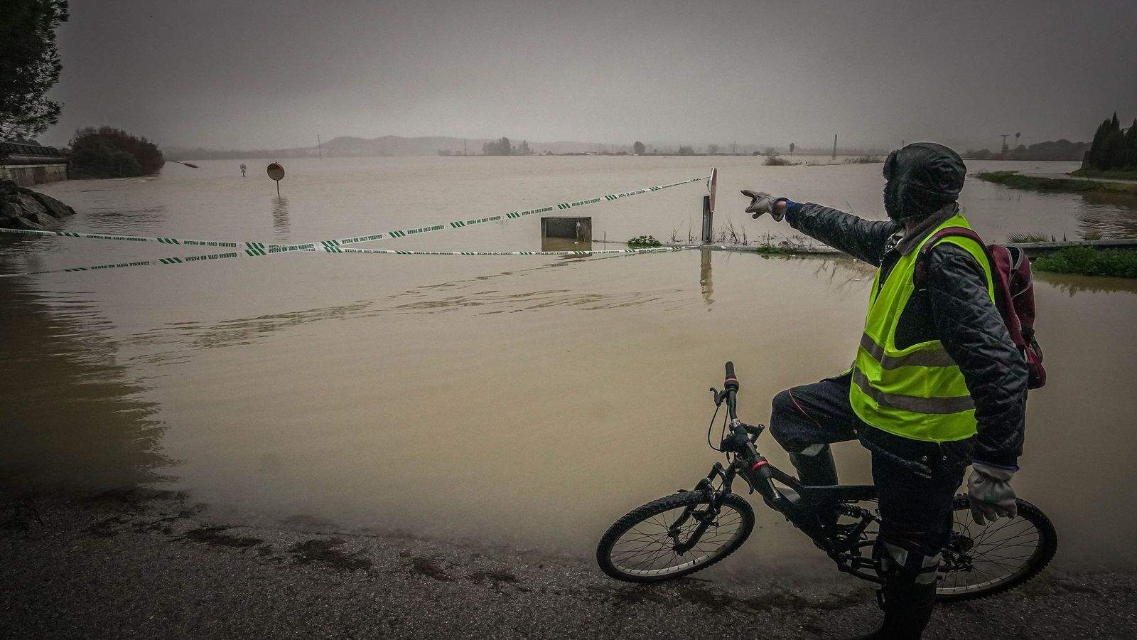 Campos anegados junto a la Autovía Jerez-Los Barrios.