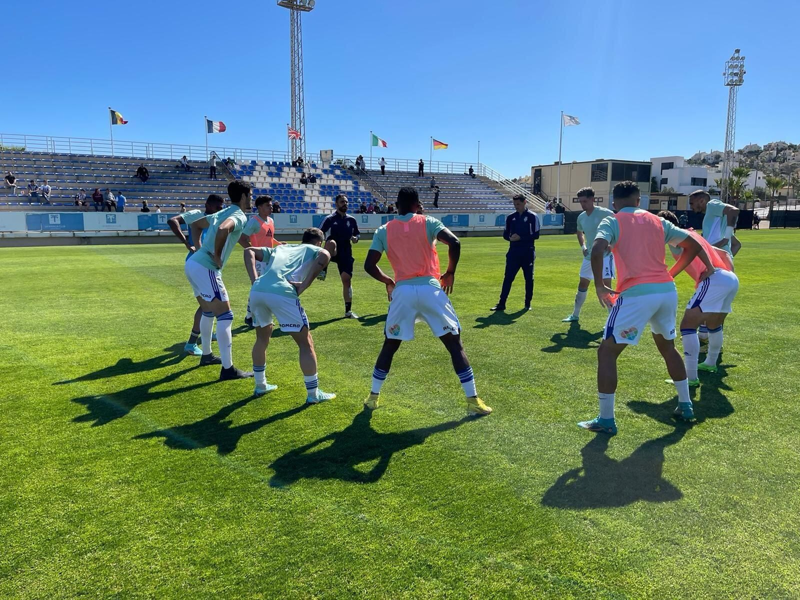 Vicente García durante el calentamiento en La Manga.