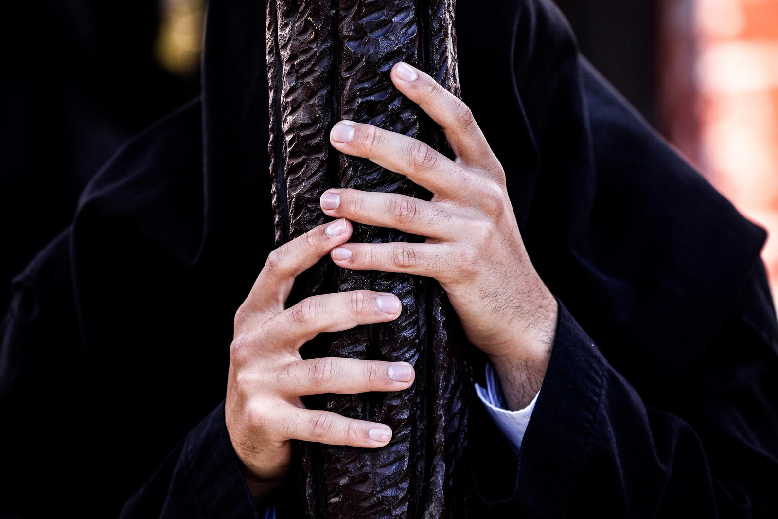 Imágenes de la salida de Desamparados en la Semana Santa de San Fernando 2025