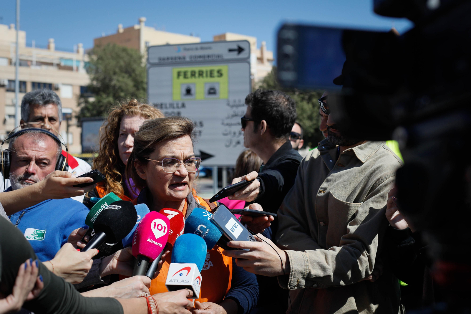 Los agricultores colapsan el puerto de Almería