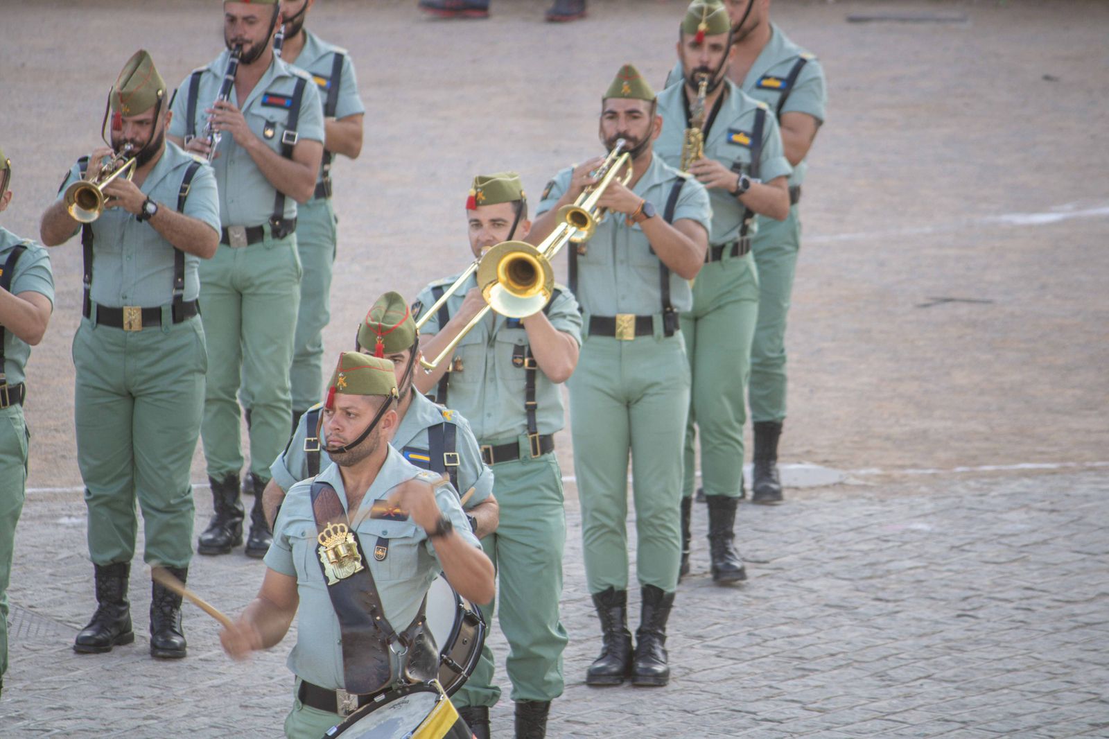 Las bandas de música se lucen antes del Día de las Fuerzas Armadas en Granada