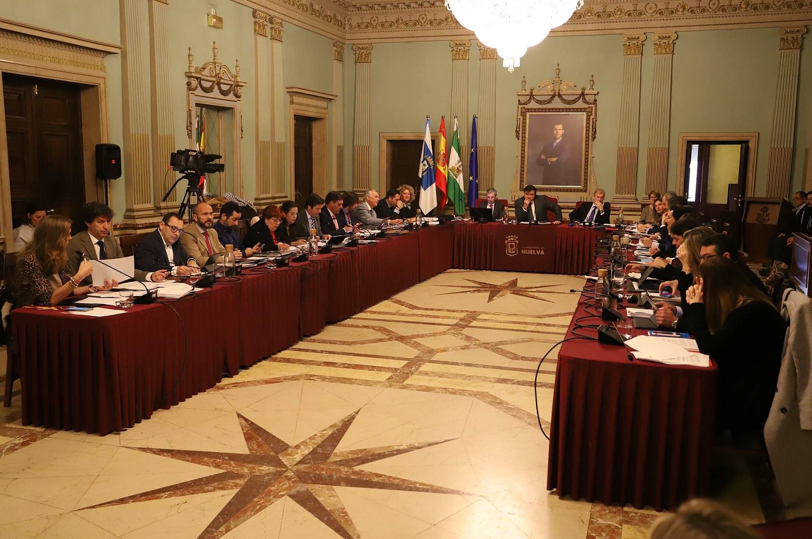 Imágenes del pleno celebrado en el Ayuntamiento de Huelva