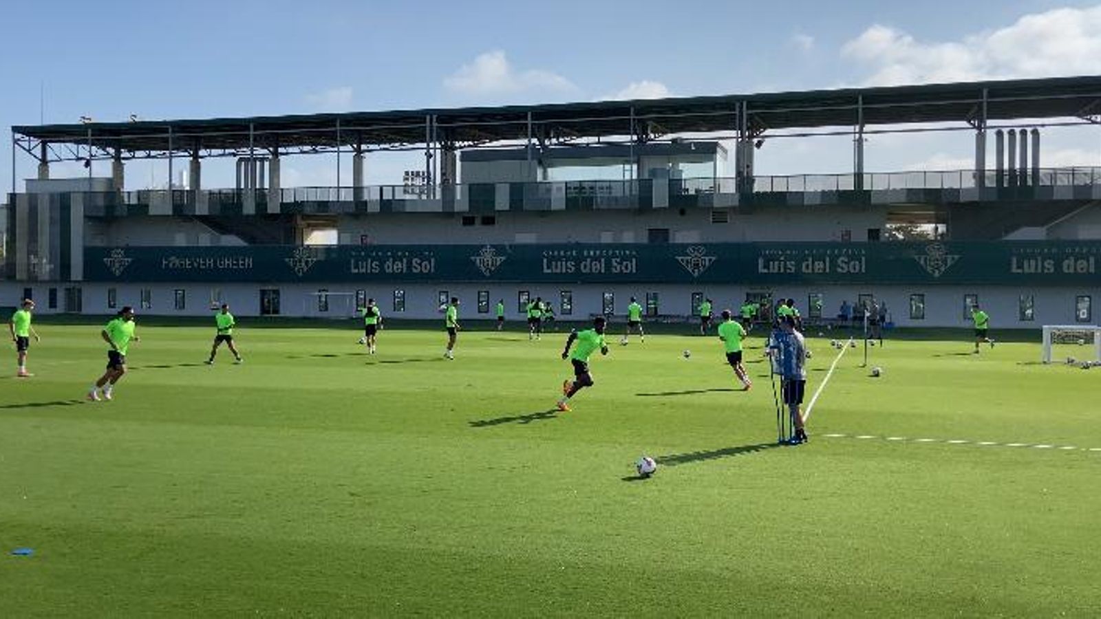 Kohon entrenando con el primer equipo
