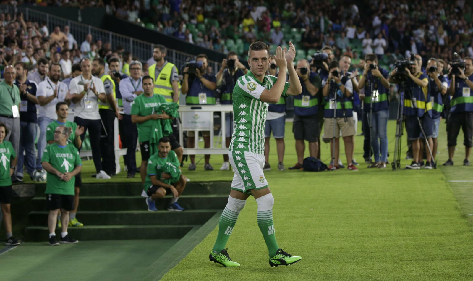 Giovani Lo Celso, en el homenaje a Rubén Castro, el último día que vistió la camiseta verdiblanca.