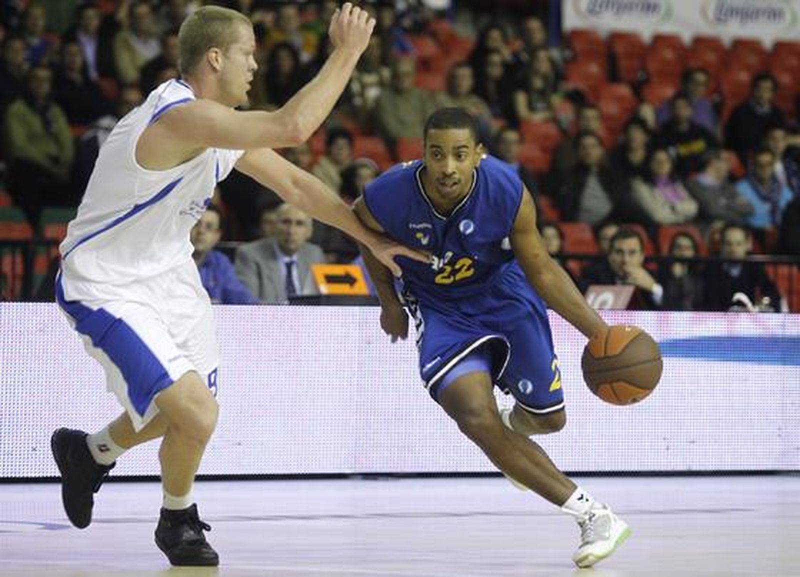 El Cajasol gana en San Pablo al Panellinios en el quinto partido del 'Last 16' de la Eurocup. / Antonio Pizarro