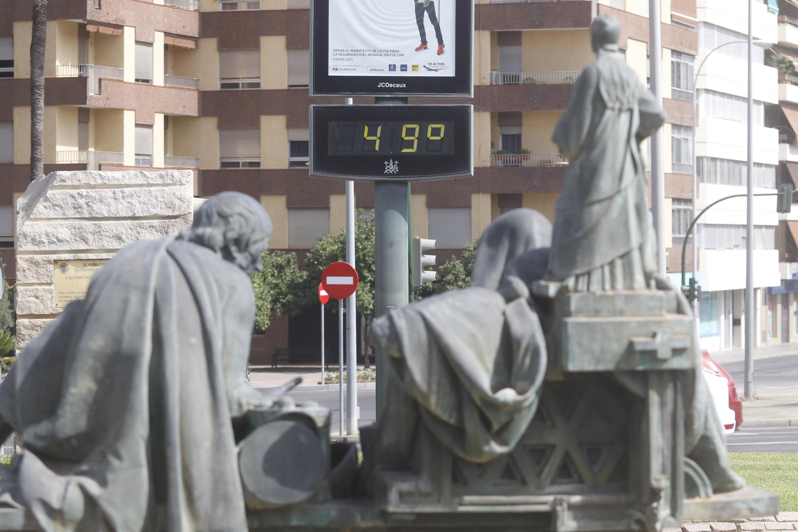 Córdoba se asfixia con las temperaturas máximas de España, en imágenes