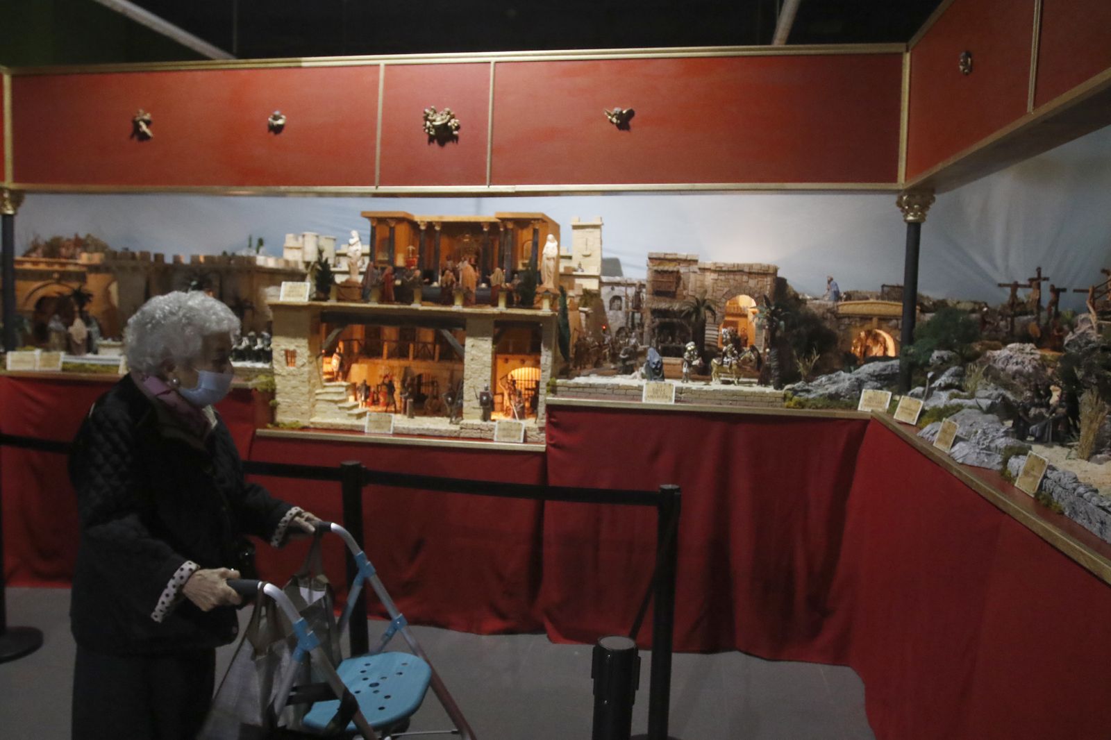 Un recorrido en fotografías por el belén pasionista del centro comercial Zoco de Córdoba