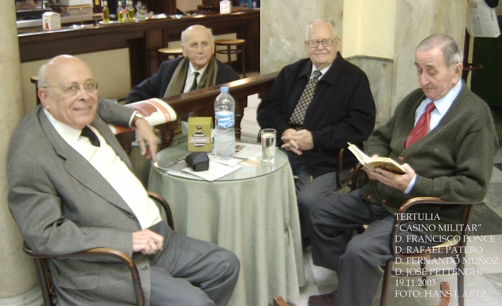 Tertulia en el Casino Militar