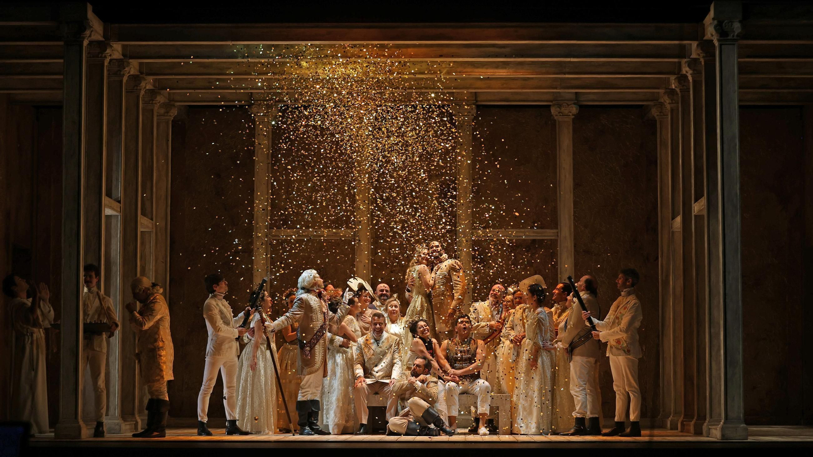 Imágenes de la ópera 'Don Gil de Alcalá' en el Teatro Villamarta de Jerez