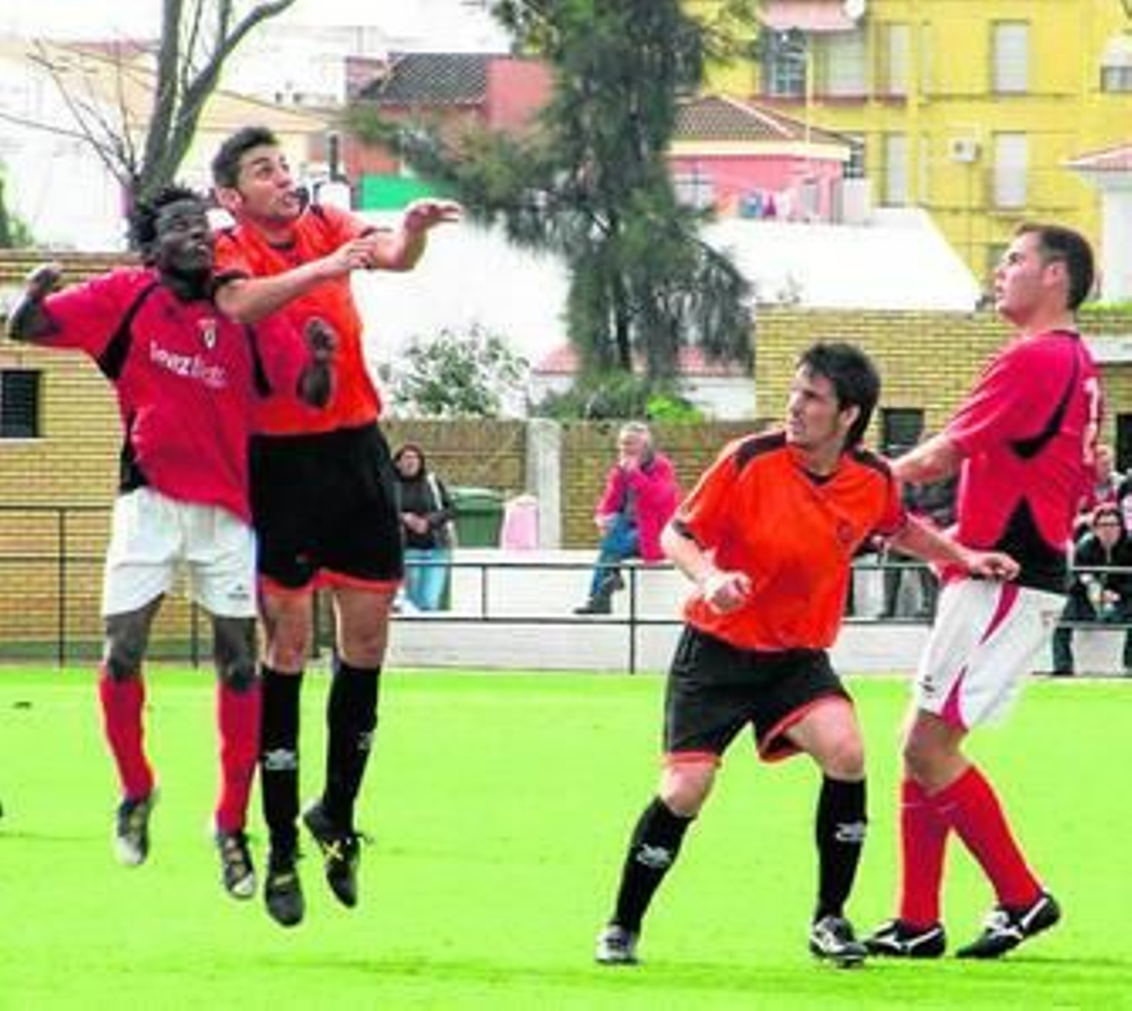 El Olont se presenta hoy ante su afición en el Trofeo San Roque.
