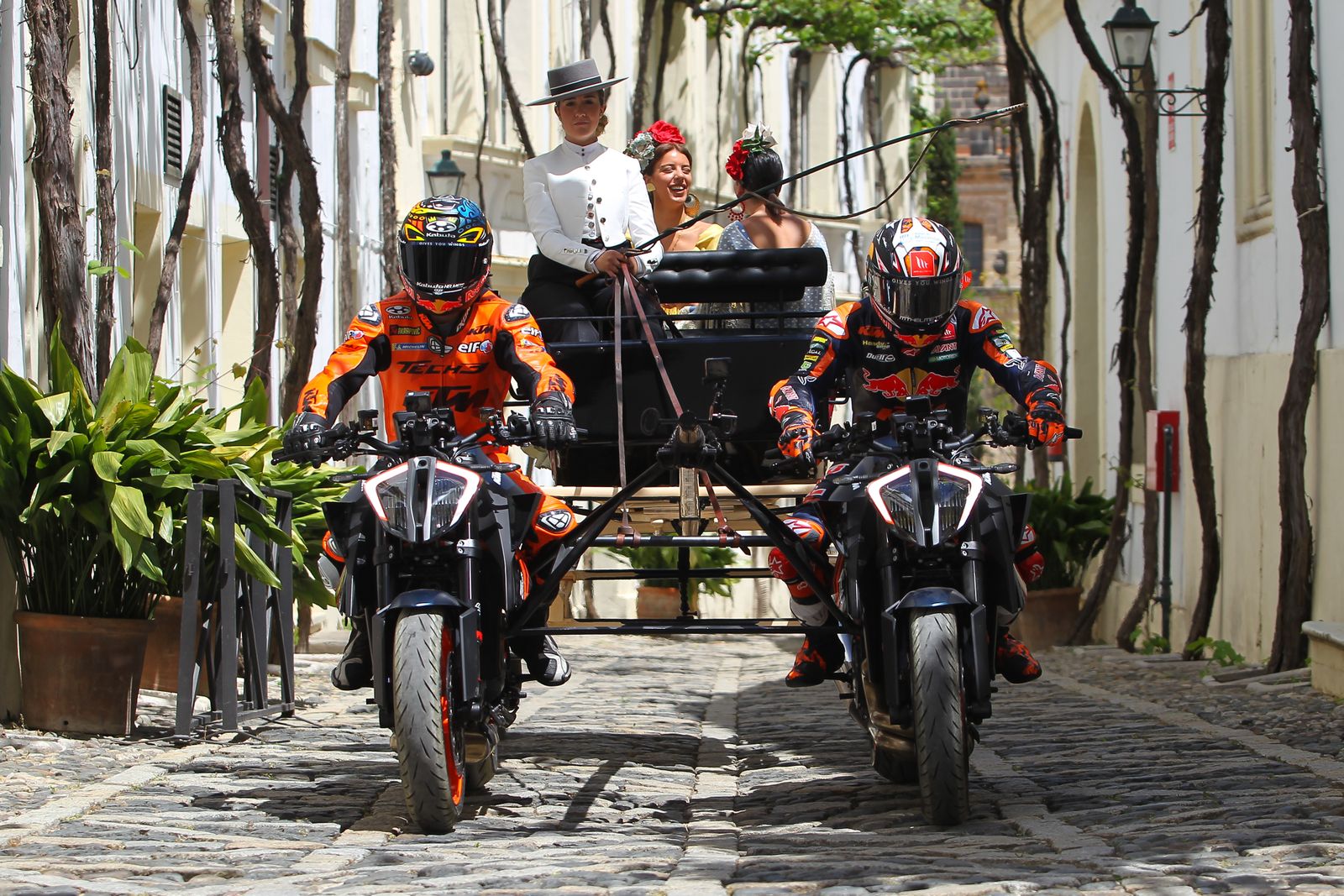 Pedro Acosta y Remy Gardner 'ruedan' en González Byass