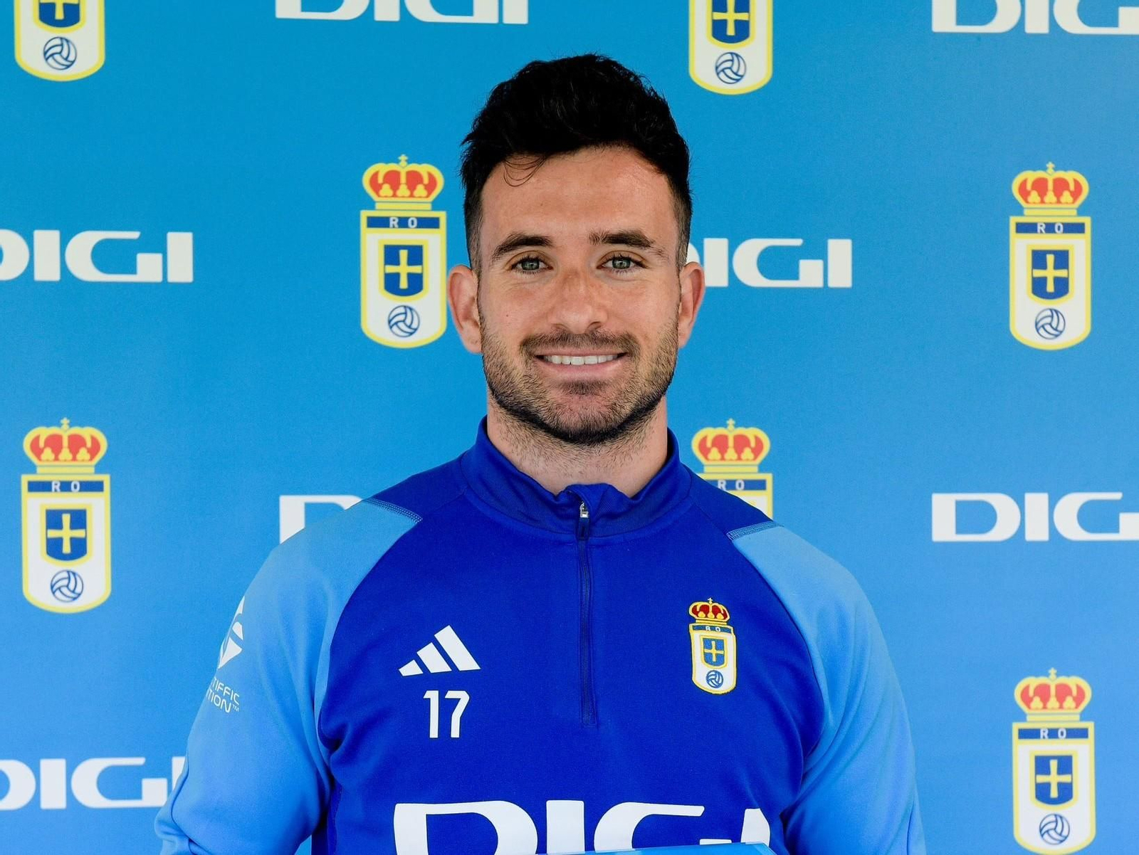 Sebas Moyano. Sebas Moyano.
