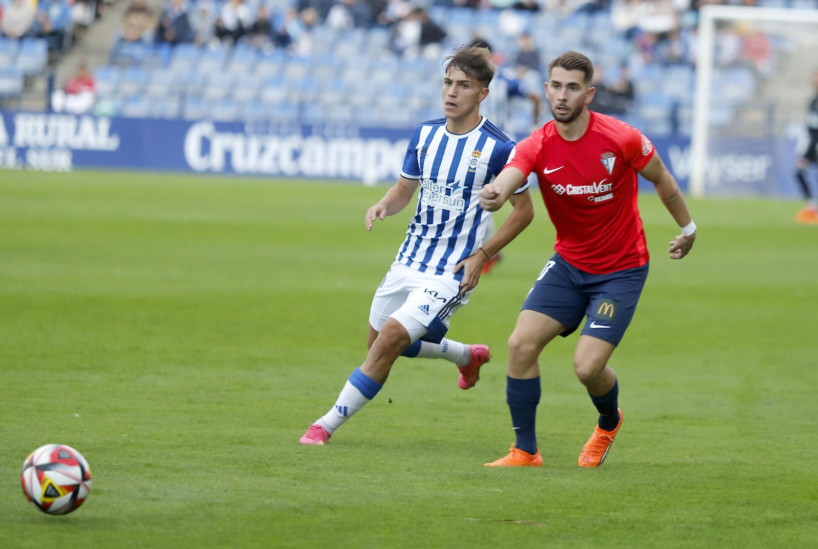 Imágenes del encuentro entre el Recreativo Huelva y el San Fernando