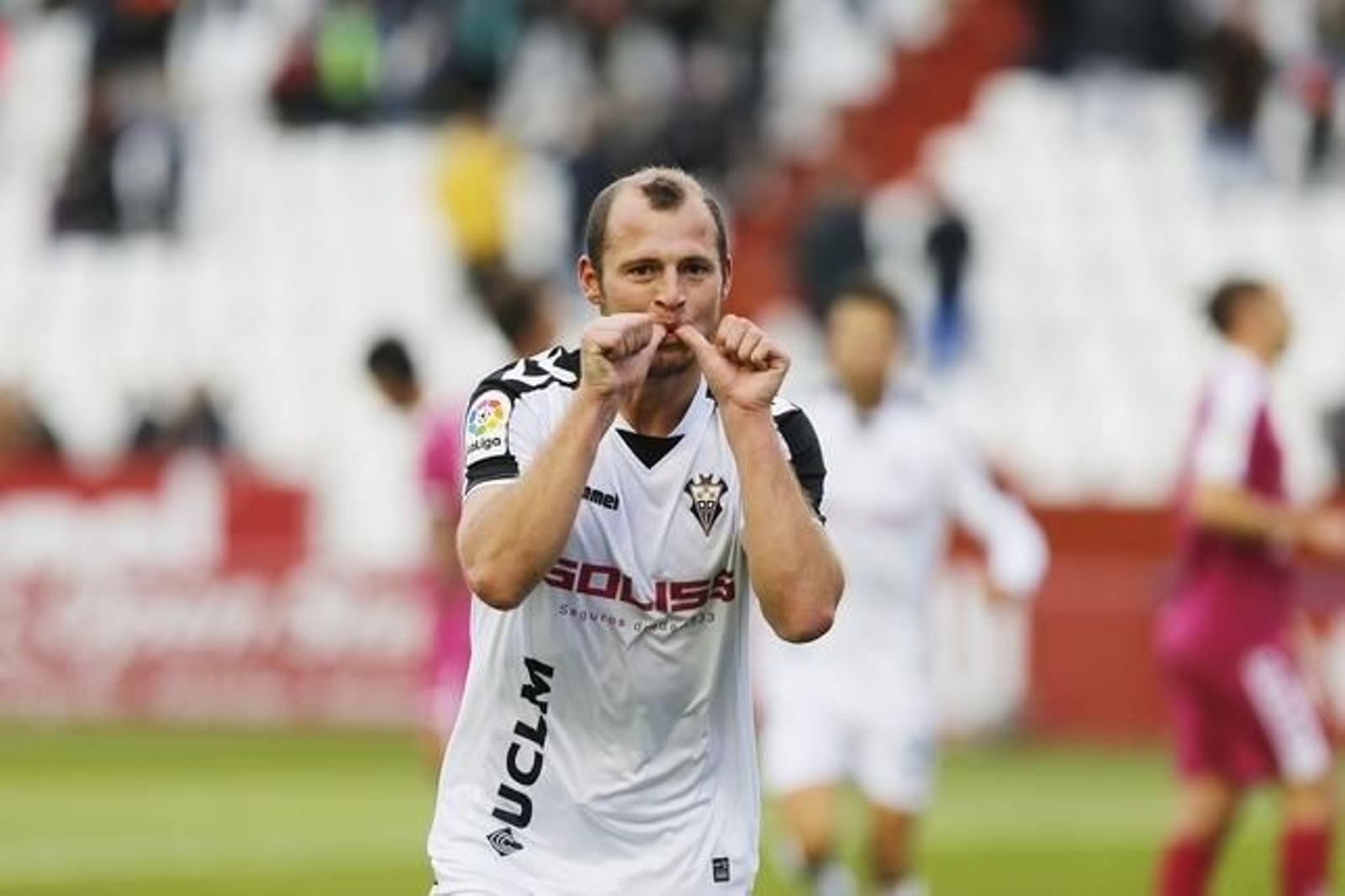 Zozulia celebra un gol marcado con el Albacete.
