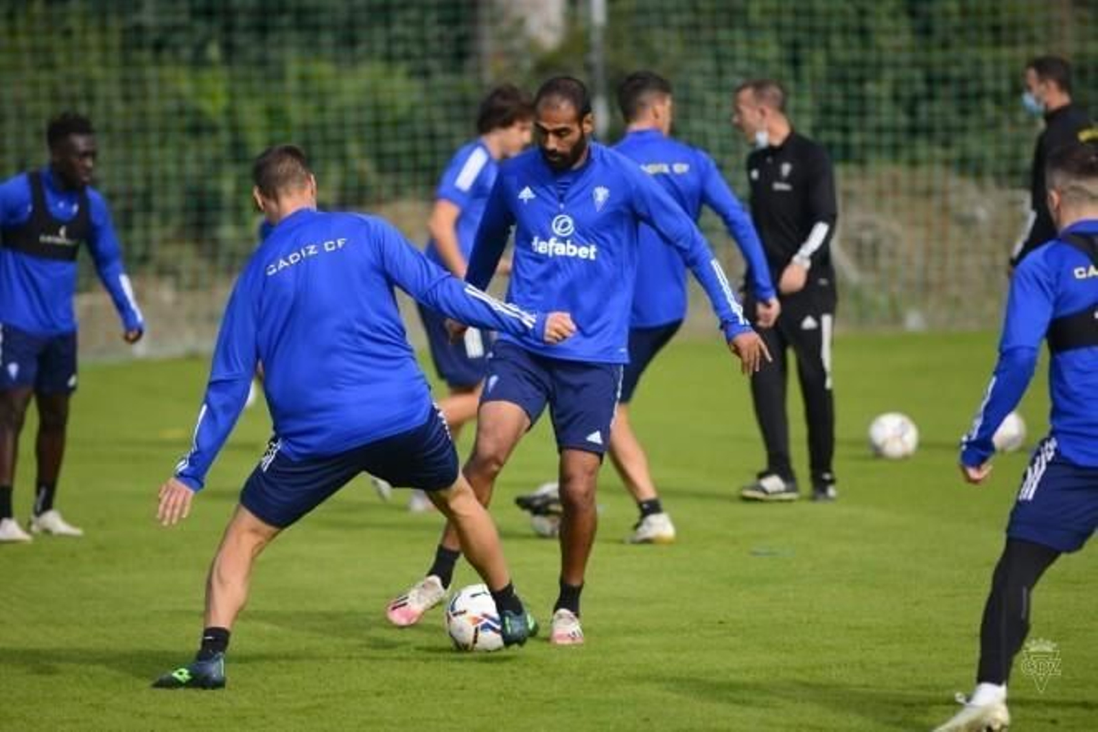 Fali, con el balón en el entrenamiento.