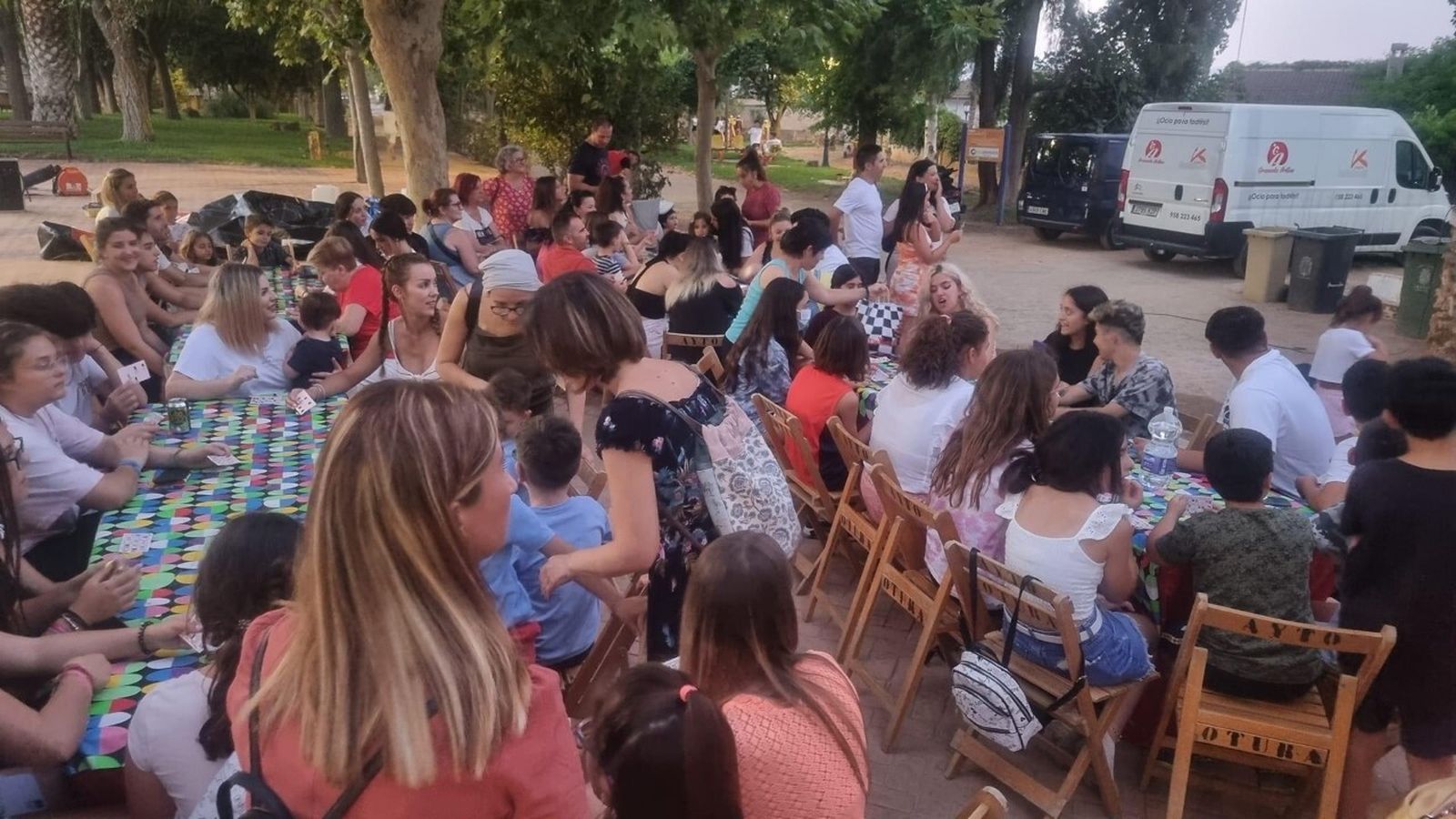 Más de 500 jóvenes de Otura participan en una "gran fiesta" con talleres sobre diversidad y visibilidad LGTBI