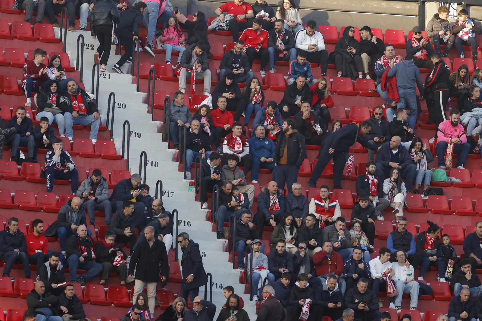 Búscate en las fotos del Sevilla-Mallorca