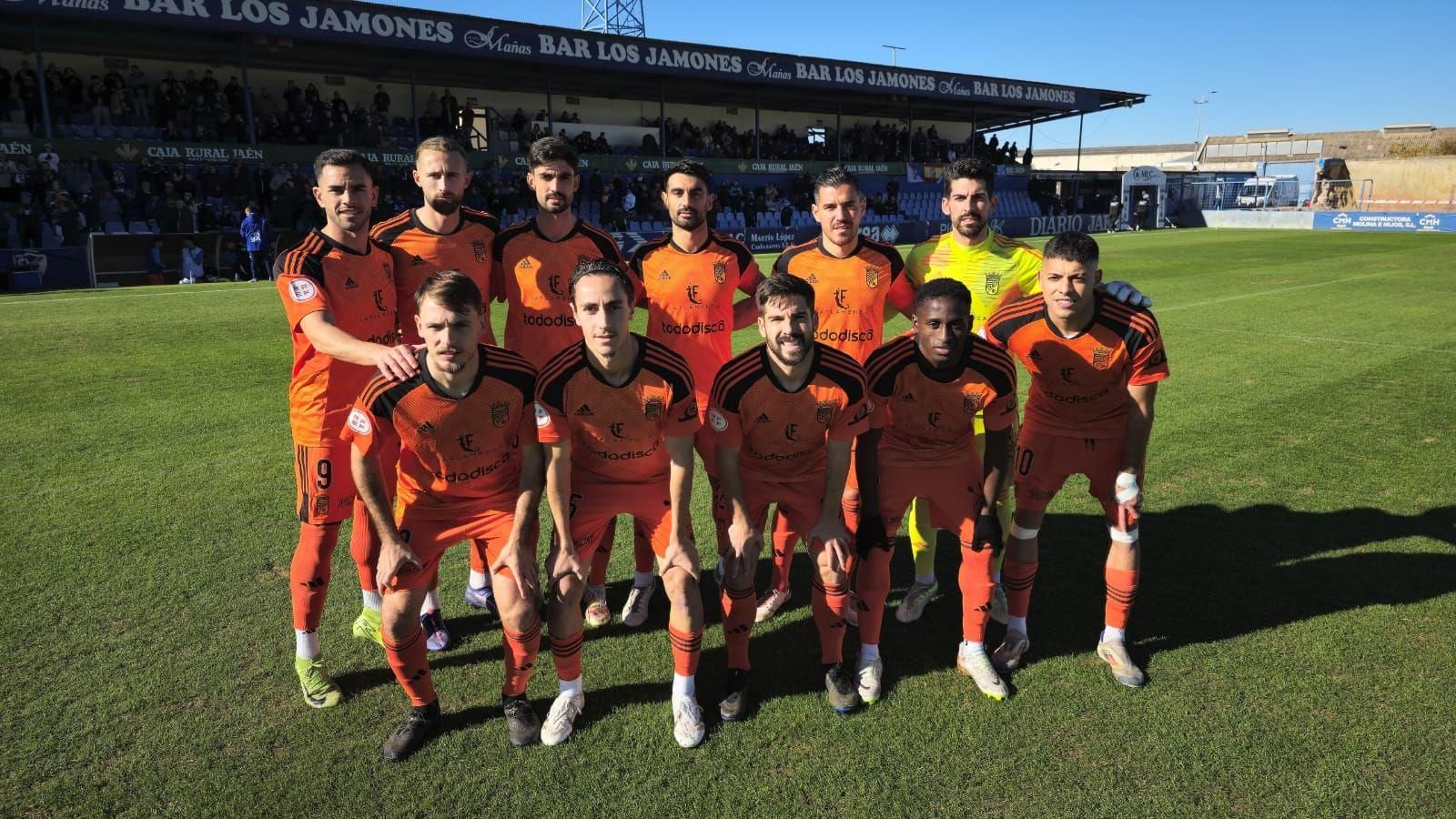 Once inicial que presentó el Xerez CD en su visita a Linarejos para medirse al Linares.